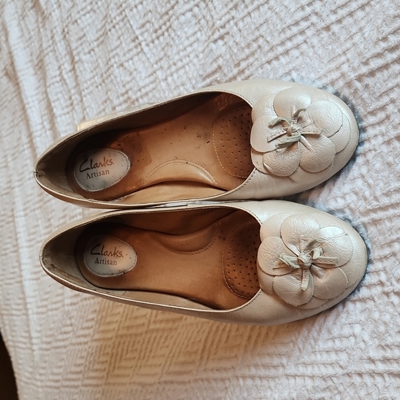 Pink flats - Picture 2 of 3